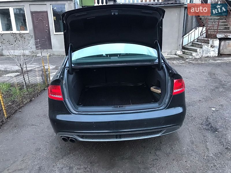 Седан Audi A4 2011 в Одесі