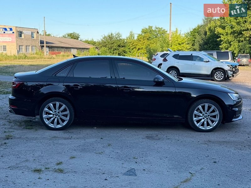 Седан Audi A4 2019 в Лубнах