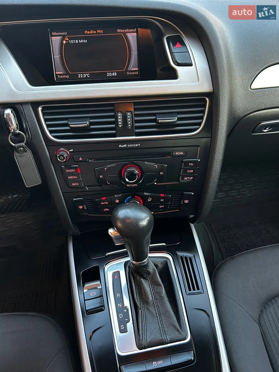 2011 Audi A4 - мініатюра 23
