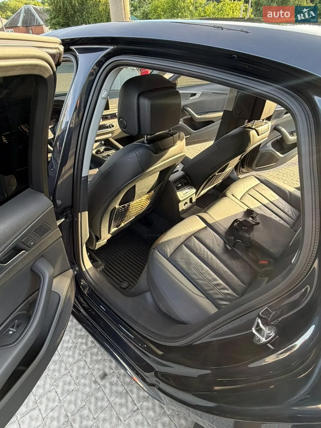 Audi A4 2018 VIN WAUENAF48JN015659 фото оголошення 16 з 22