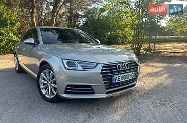 Седан Audi A4 2015 в Кам'янському