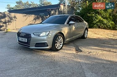 Седан Audi A4 2015 в Кам'янському