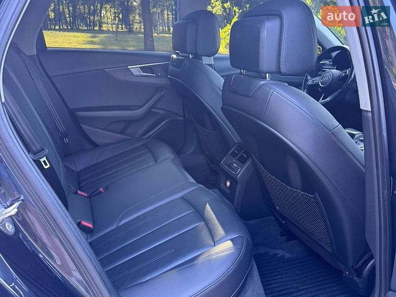 Седан Audi A4 2016 в Умани