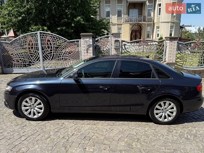 Седан Audi A4 2011 в Черновцах