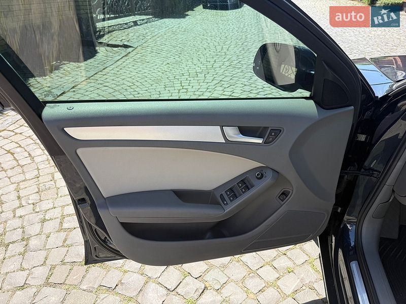 Седан Audi A4 2011 в Черновцах