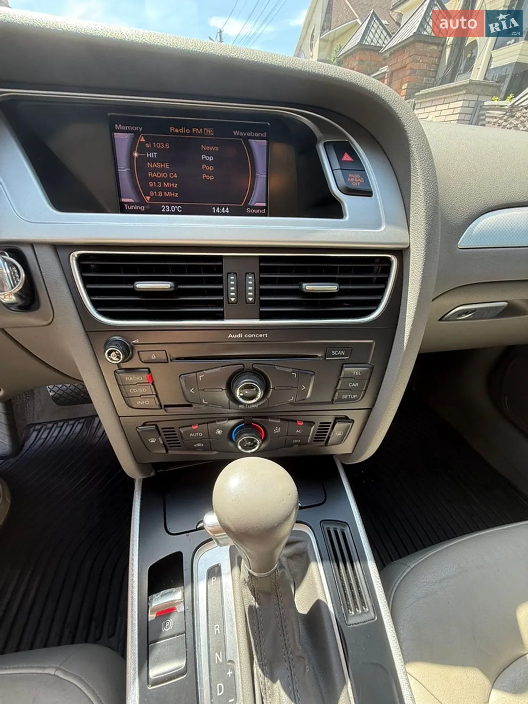 2011 Audi A4 - мініатюра 14