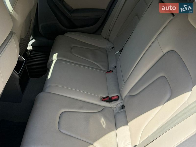 Седан Audi A4 2011 в Черновцах