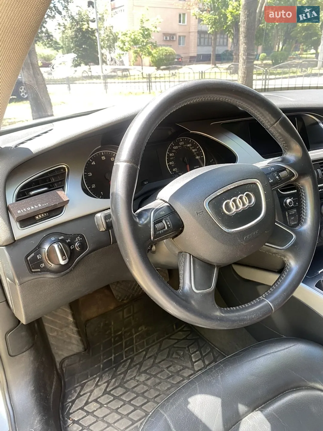 Audi A4 2012 VIN WAUBFAFL0CA023806 фото оголошення 7 з 14