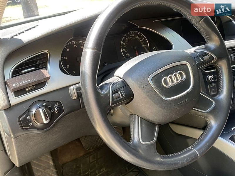Седан Audi A4 2012 в Харкові