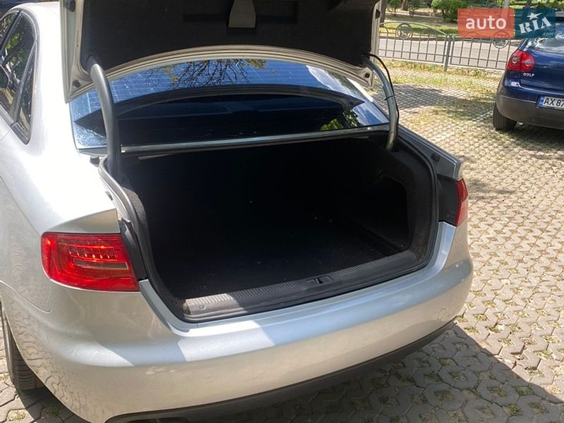 Седан Audi A4 2012 в Харкові