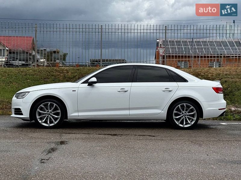 Седан Audi A4 2015 в Киеве