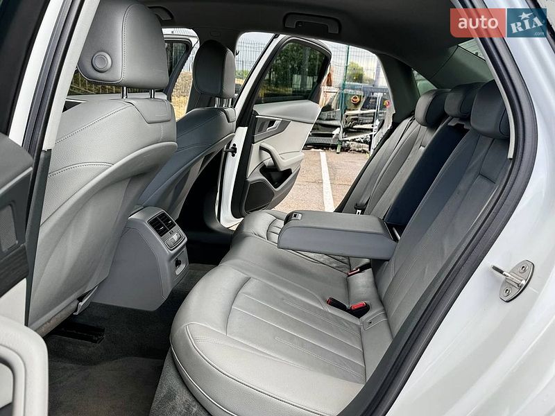 Седан Audi A4 2015 в Киеве
