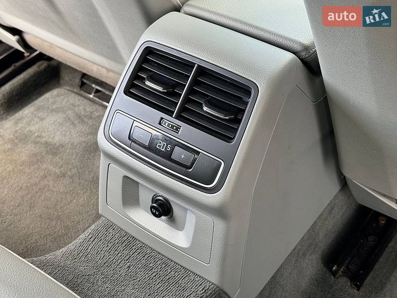 Седан Audi A4 2015 в Киеве