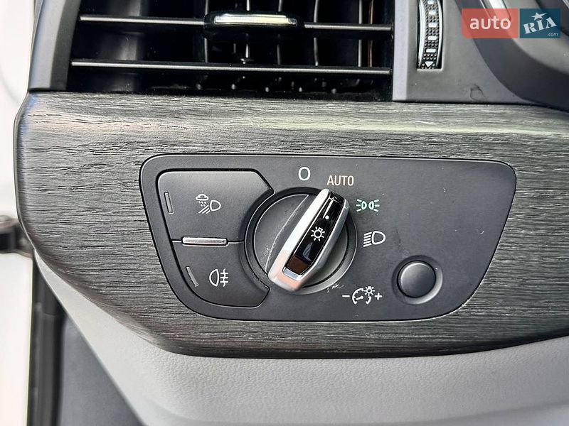 Седан Audi A4 2015 в Киеве