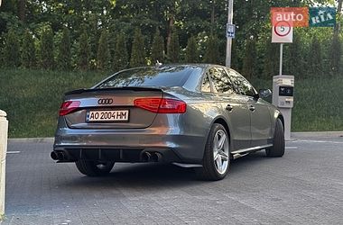 Седан Audi A4 2014 в Львове