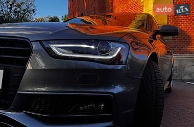 Седан Audi A4 2014 в Львове