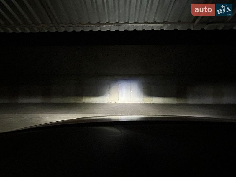Седан Audi A4 2015 в Кам'янському