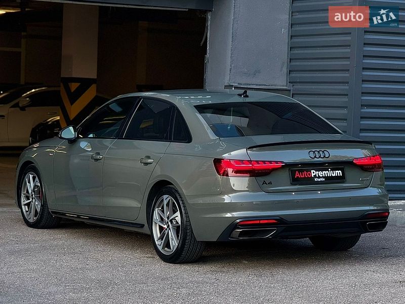 Седан Audi A4 2022 в Харькове