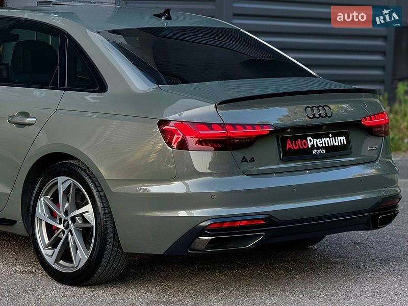 Седан Audi A4 2022 в Харькове