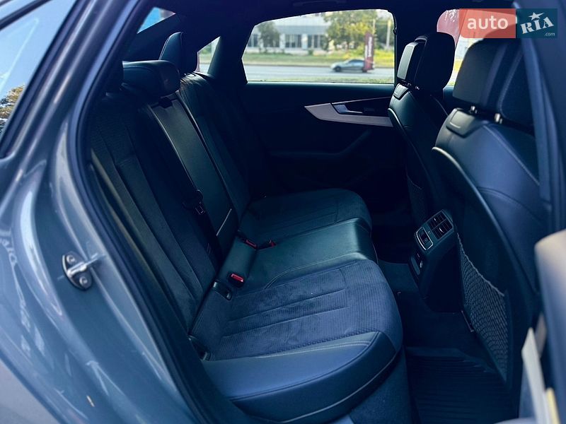 Седан Audi A4 2022 в Харькове