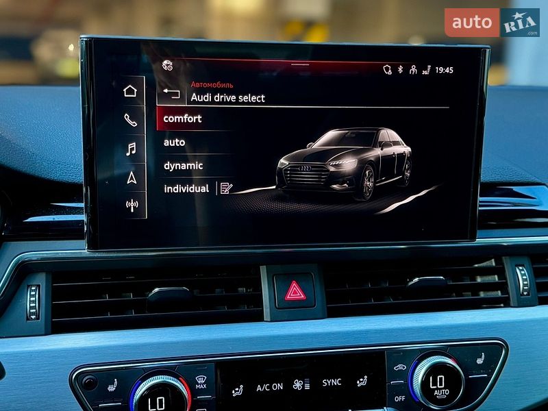 Седан Audi A4 2022 в Харкові