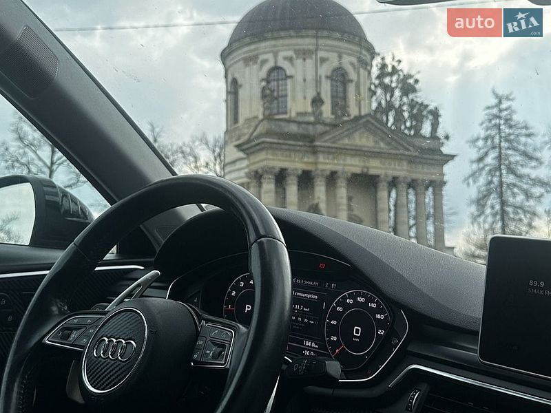 Седан Audi A4 2016 в Ивано-Франковске