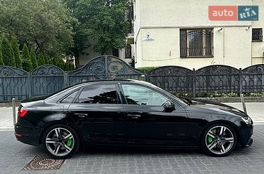 Седан Audi A4 2016 в Ивано-Франковске