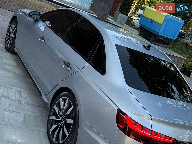 Седан Audi A4 2021 в Одессе
