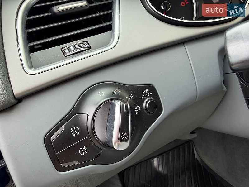 Седан Audi A4 2014 в Львове