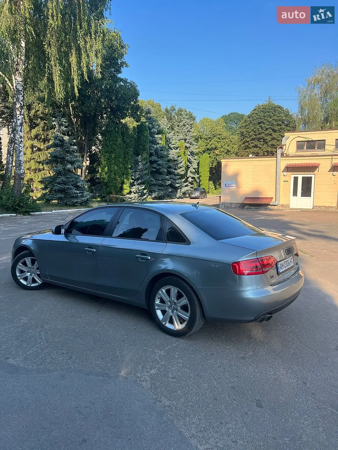2010 Audi A4 - мініатюра 5
