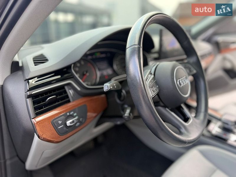 Седан Audi A4 2020 в Виннице