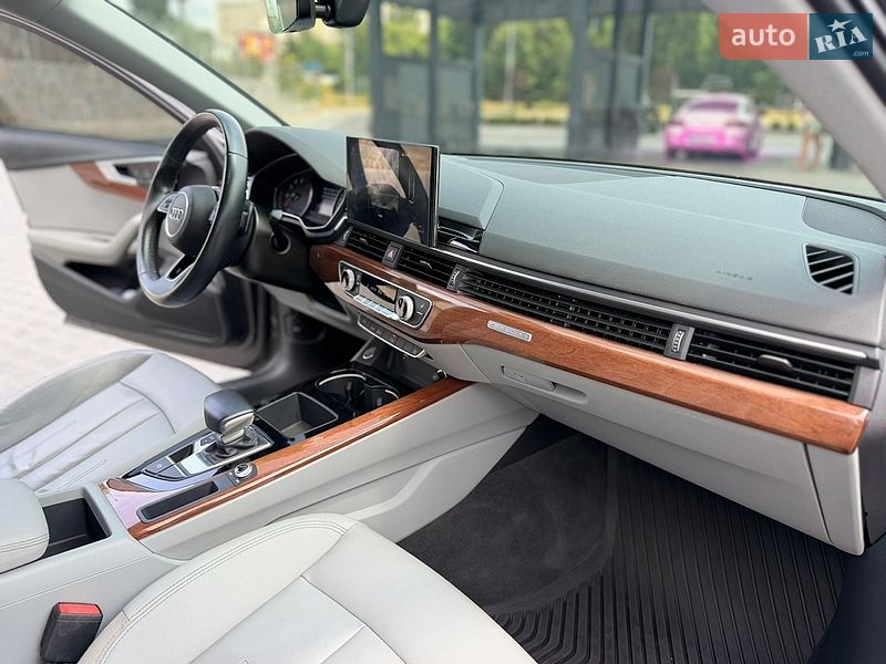 Седан Audi A4 2020 в Виннице