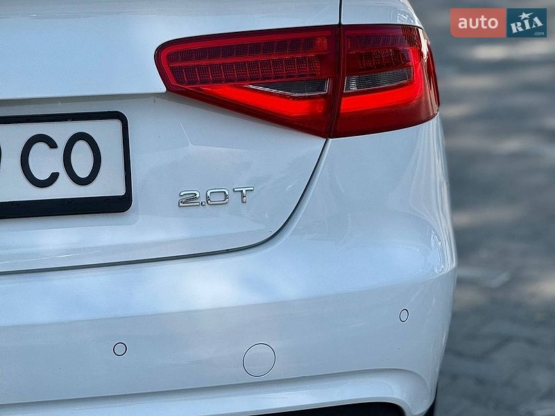 Седан Audi A4 2012 в Чернівцях