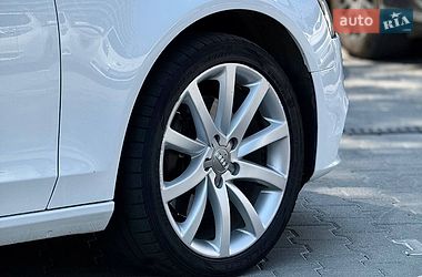 Седан Audi A4 2012 в Чернівцях