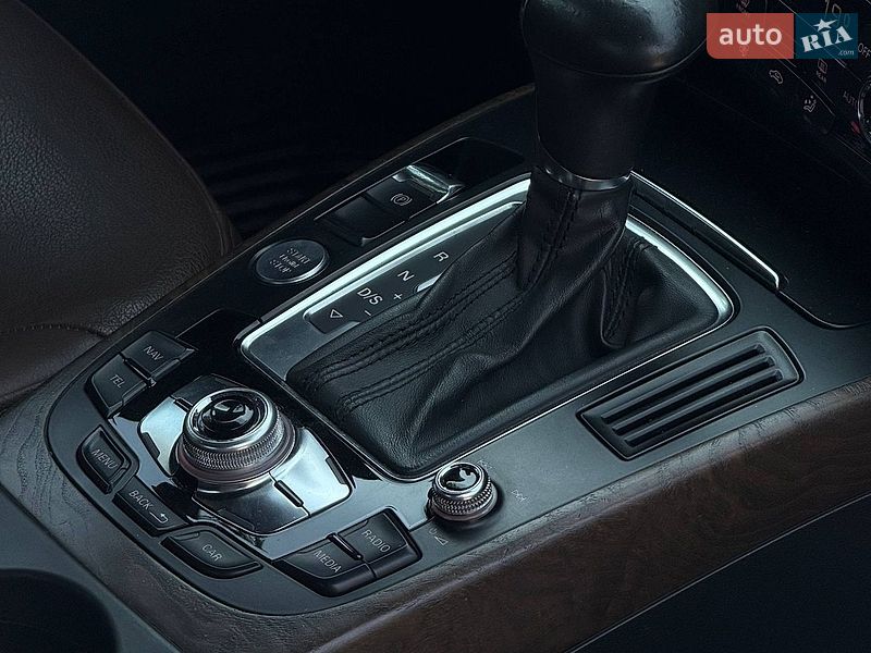 Седан Audi A4 2012 в Чернівцях