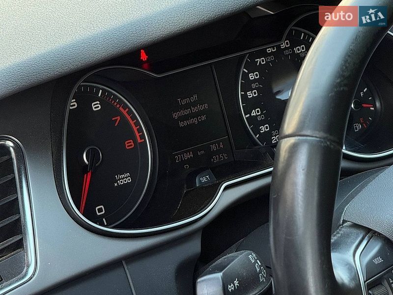 Седан Audi A4 2012 в Чернівцях