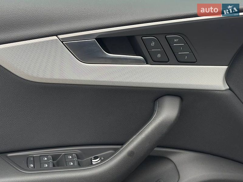 Седан Audi A4 2017 в Луцке