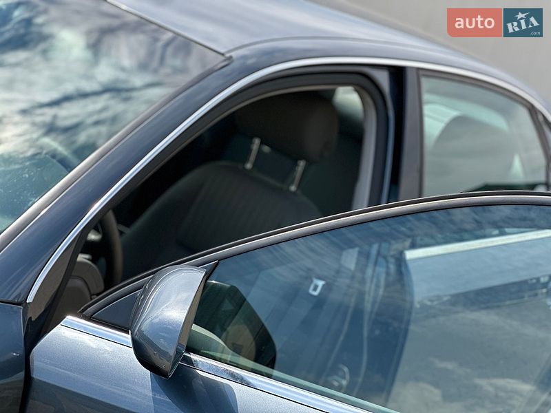 Седан Audi A4 2000 в Луцке
