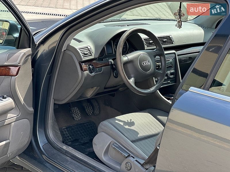 Седан Audi A4 2000 в Луцке