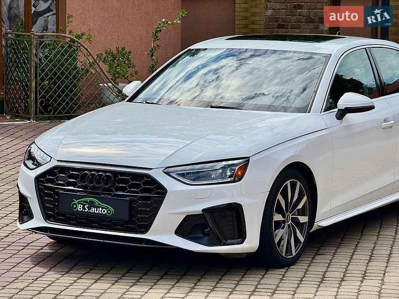Седан Audi A4 2024 в Мукачево