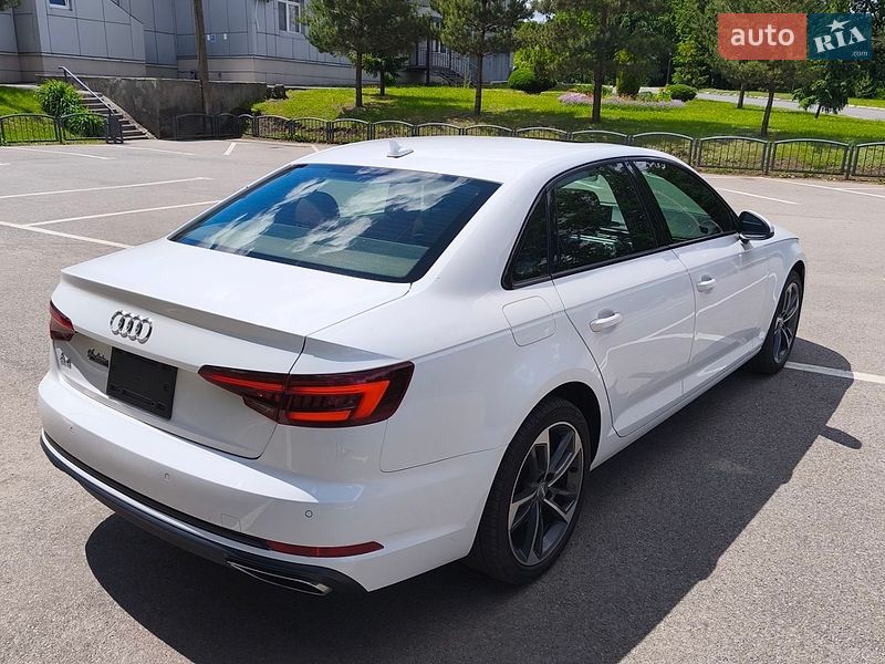 Седан Audi A4 2019 в Харкові