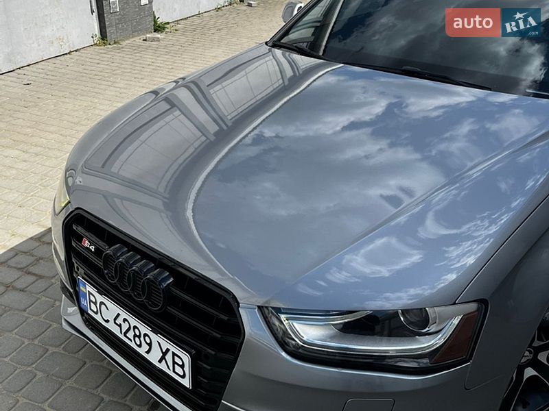 Седан Audi A4 2015 в Самборі