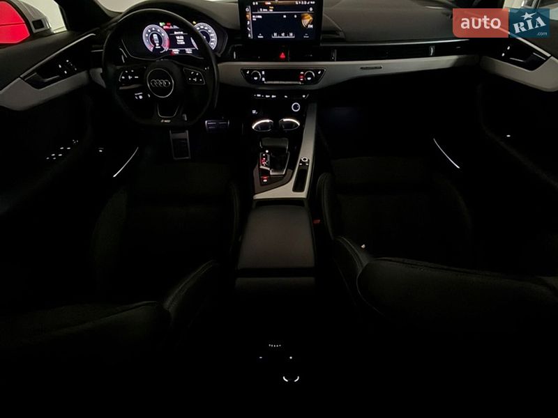 Седан Audi A4 2020 в Солонке