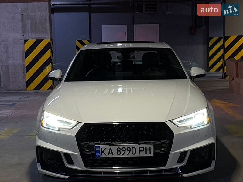 Седан Audi A4 2016 в Киеве