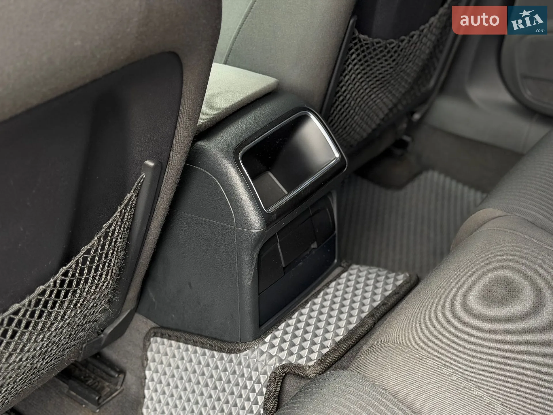 2010 Audi A4 - мініатюра 49