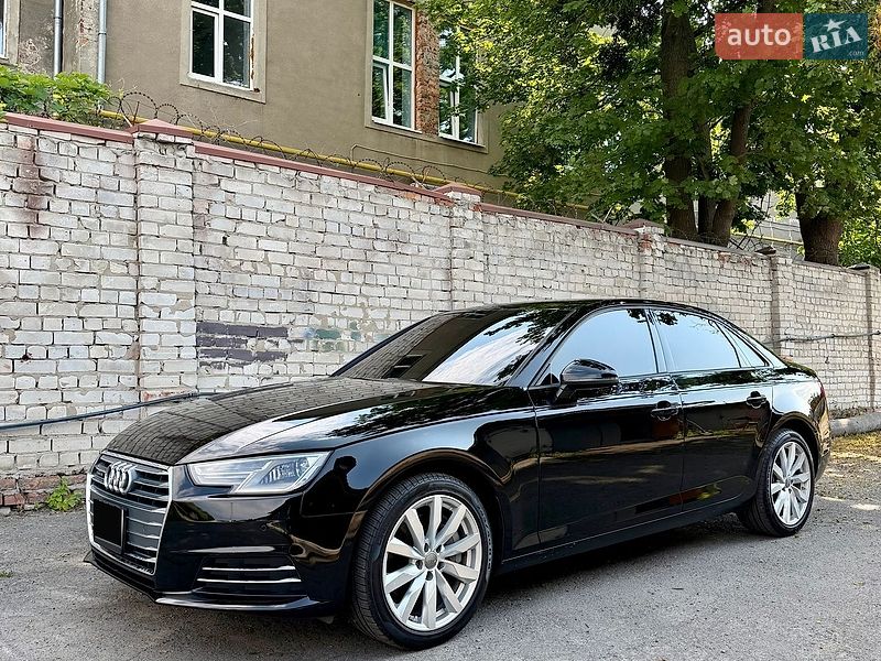 Audi A4, фото из объявления