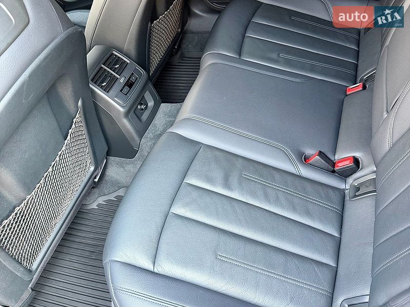 Седан Audi A4 2015 в Харькове
