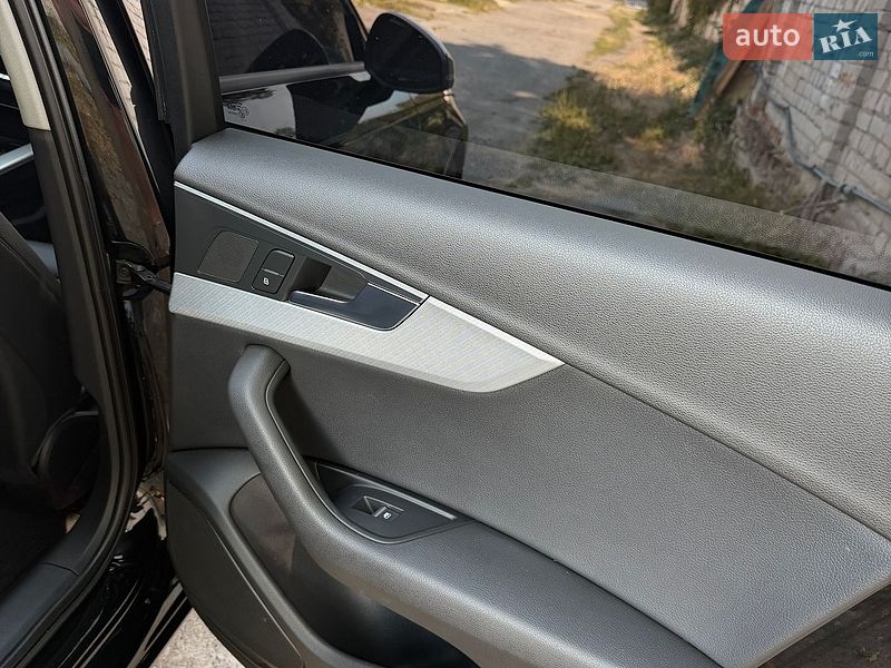 Седан Audi A4 2015 в Харькове