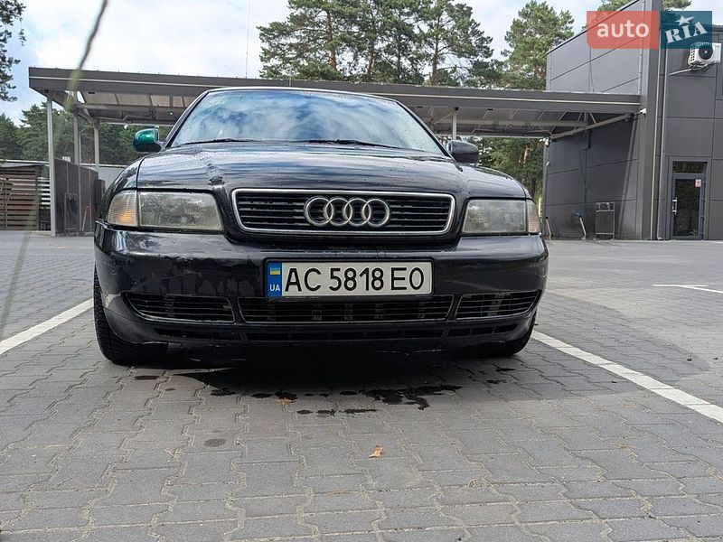 Универсал Audi A4 1998 в Маневичах