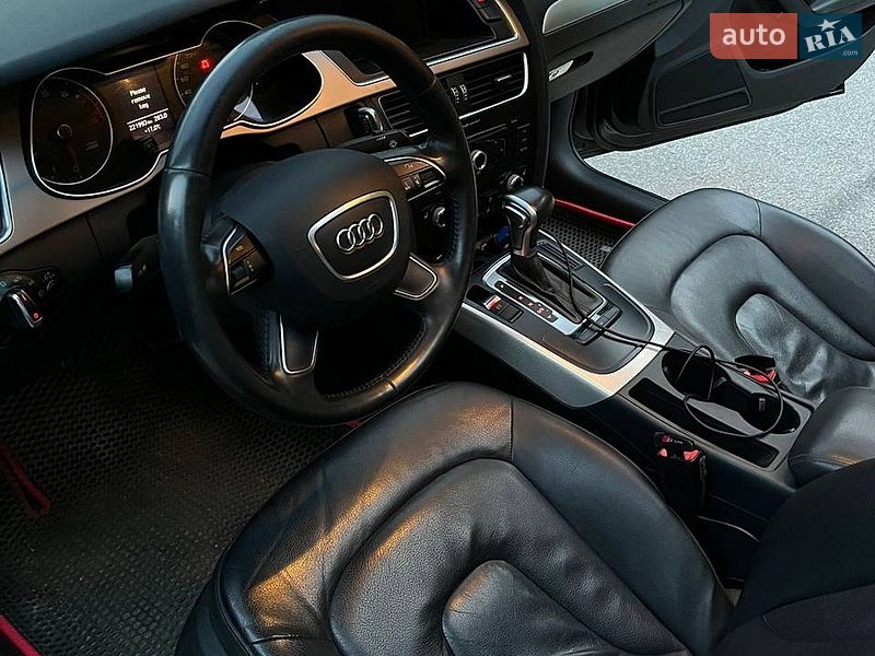 Седан Audi A4 2012 в Гайсине